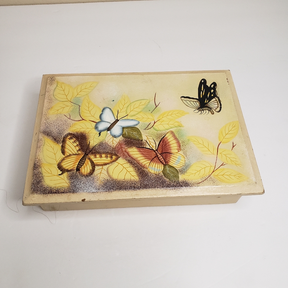vintage recipe box design with butterflies. 167